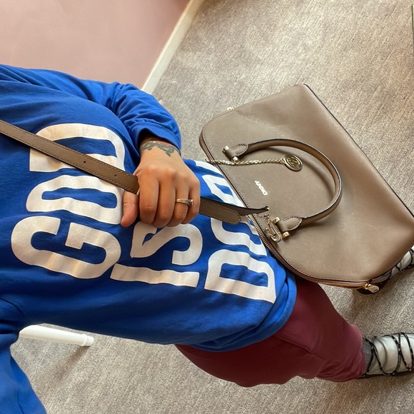 DKNY purse ! - Picture 6 of 6